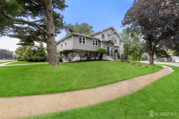 Edison, NJ 08817,28 Marshall DR