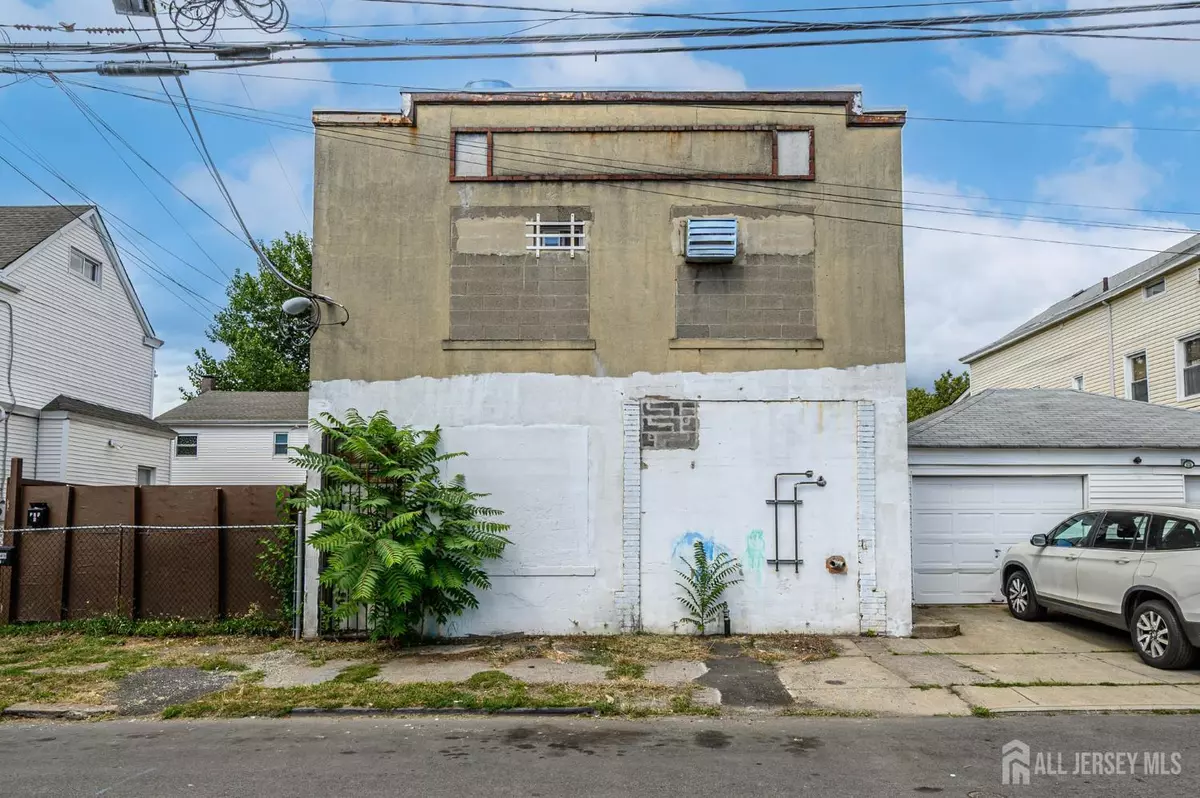 Paterson, NJ 07524,172 Lyon ST