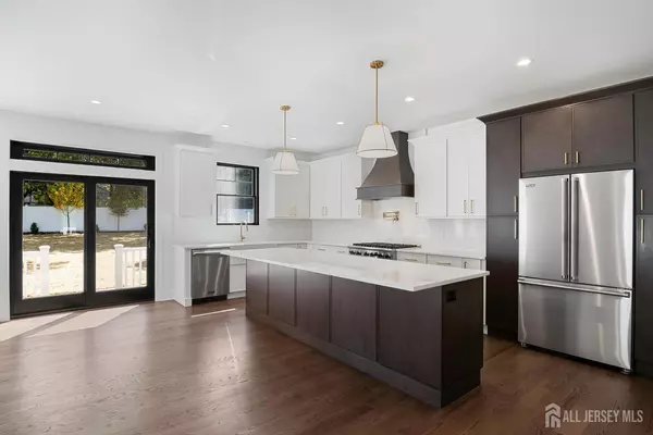 Metuchen, NJ 08840,239 High ST