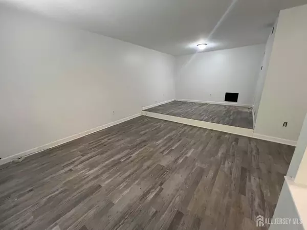 North Brunswick, NJ 08902,127 Aspen DR