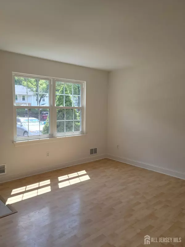 South Brunswick, NJ 08852,209 Gambocz CT