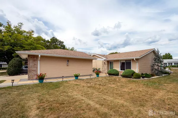 Monroe, NJ 08831,169 Laurel PLZ #C