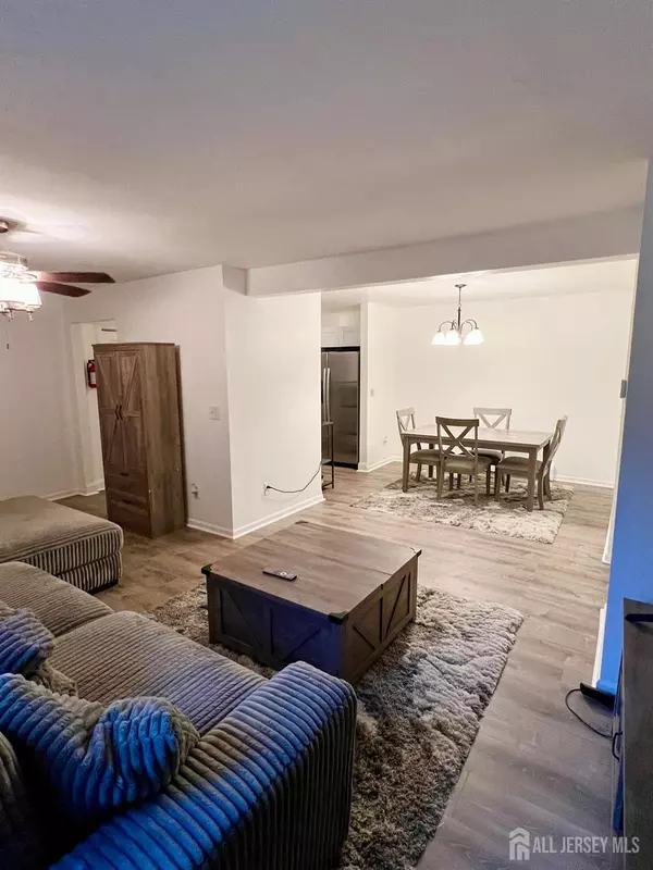 Woodbridge Proper, NJ 07095,501 Cricket LN