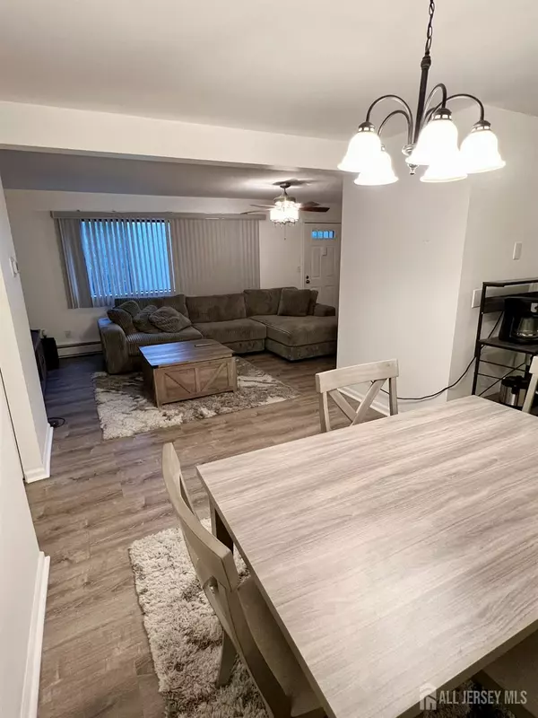 Woodbridge Proper, NJ 07095,501 Cricket LN