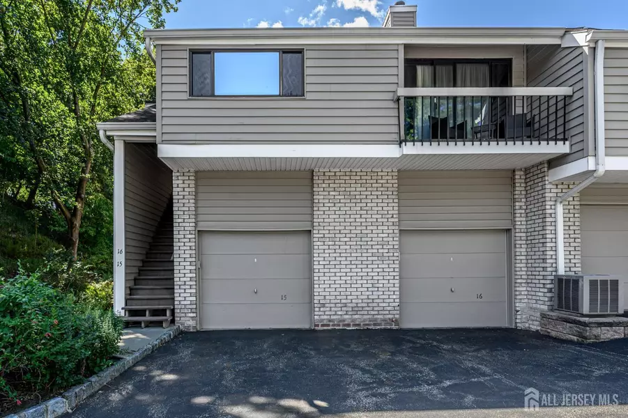 15 South CT, Clinton Twp, NJ 08809