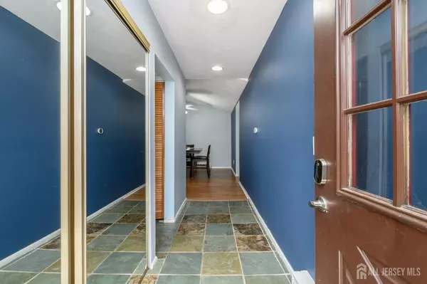 Clinton Twp, NJ 08809,15 South CT