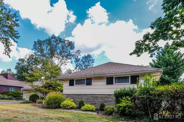 Metuchen, NJ 08840,12 Buchanan RD