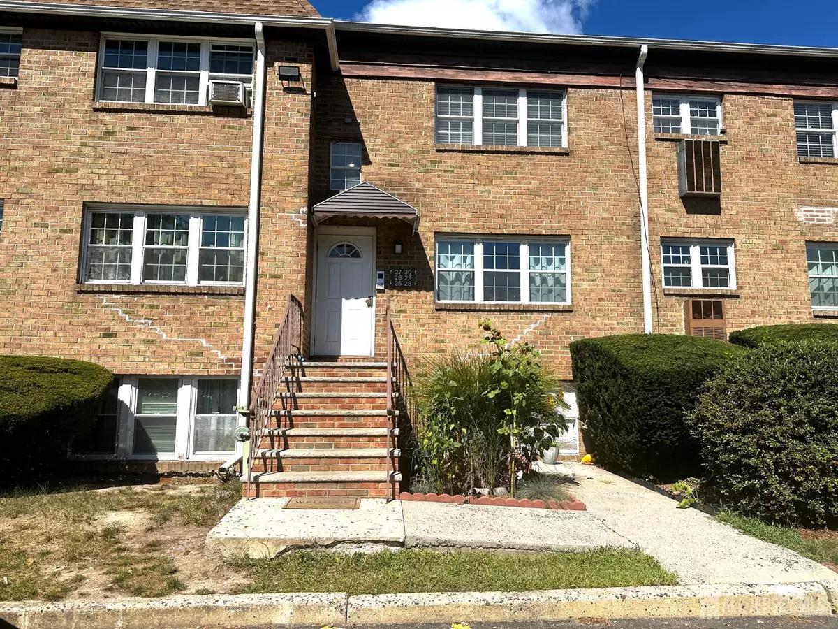 Edison, NJ 08817,27 College DR