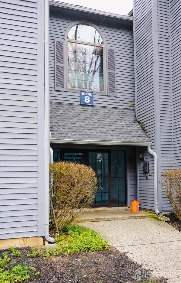 809 Woodhaven DR, Edison, NJ 08817