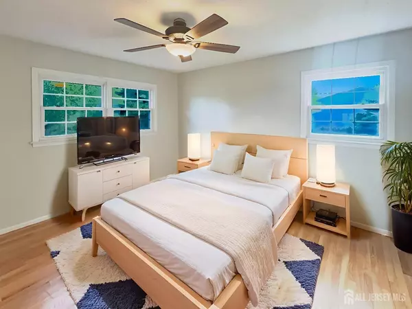 East Brunswick, NJ 08816,21 Buck RD