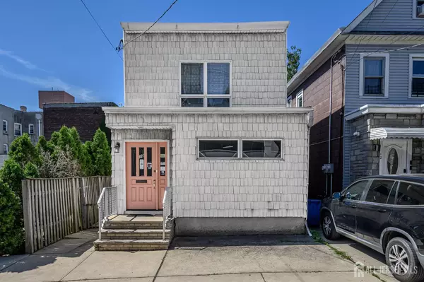 10 W 46th ST W, Bayonne, NJ 07002