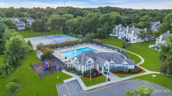 Sayreville, NJ 08859,75 Woodmere DR