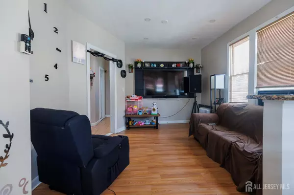 Linden, NJ 07036,116 W 17th ST W