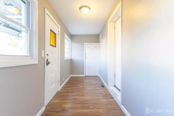 Fords, NJ 08863,37 Mary AVE