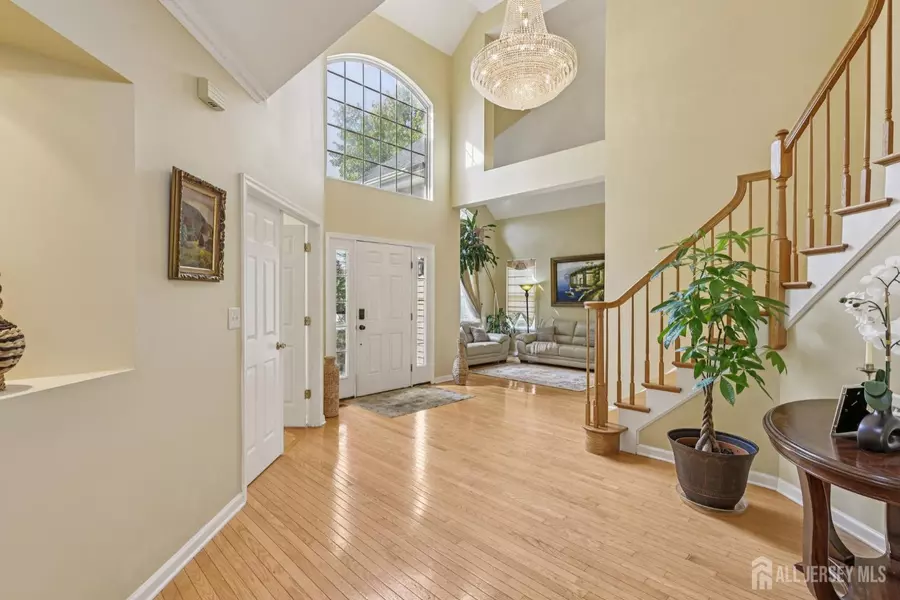 45 Cortland DR, East Brunswick, NJ 08816