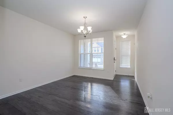 Monroe, NJ 08831,16 Clover LN