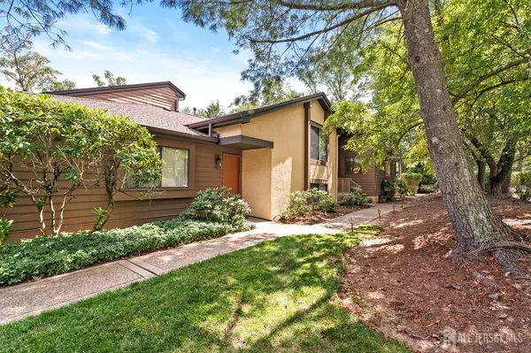 Plainsboro, NJ 08536,263 sayre DR