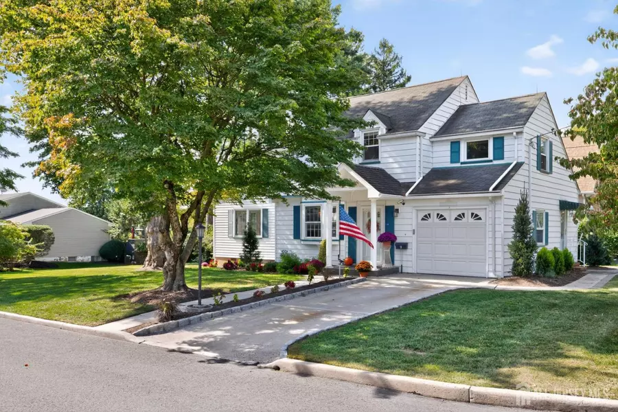 9 Kirklin PL, East Brunswick, NJ 08816