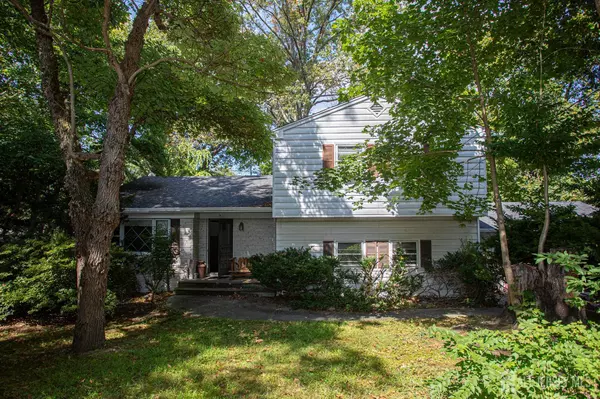 East Brunswick, NJ 08850,3 Garden TER