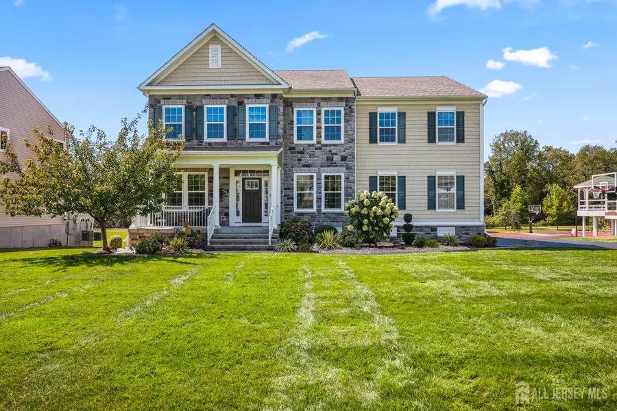 5 Continental CT, Monroe, NJ 08831