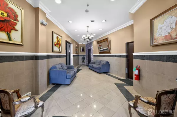 Newark, NJ 07102,15 Tichenor ST #407