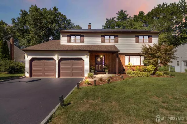 24 Sandalwood DR, Edison, NJ 08820