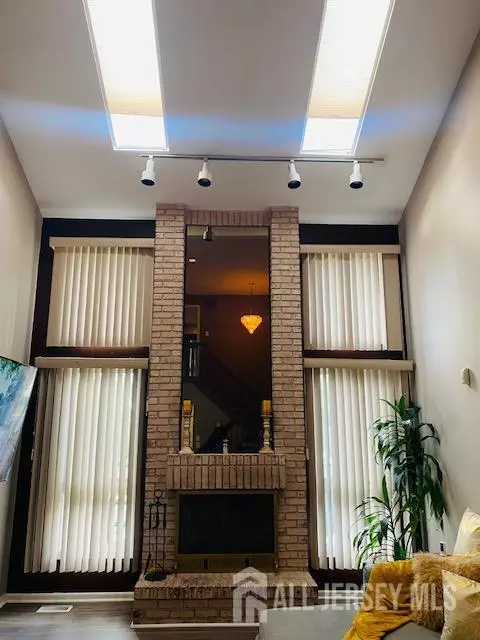 North Brunswick, NJ 08902,174 Nathan DR