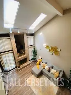 North Brunswick, NJ 08902,174 Nathan DR