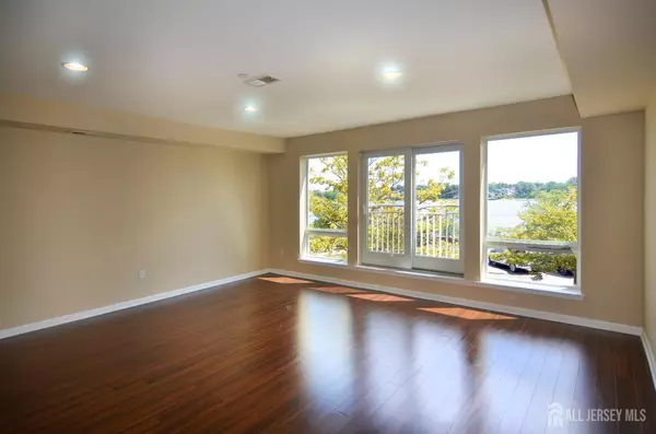 368 Rector ST #209, Perth Amboy, NJ 08861