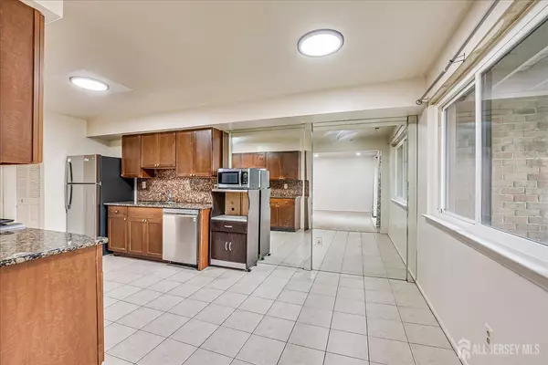 Edison, NJ 08837,712 Edison Glen TER