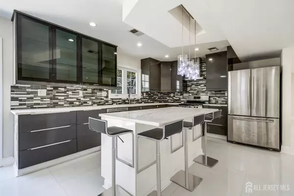 Edison, NJ 08820,8 Stephenville Pkwy