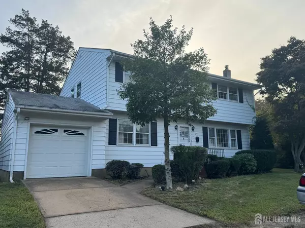 7 Walnut ST, East Brunswick, NJ 08816