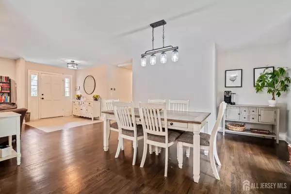 East Brunswick, NJ 08816,10 Burlington LN