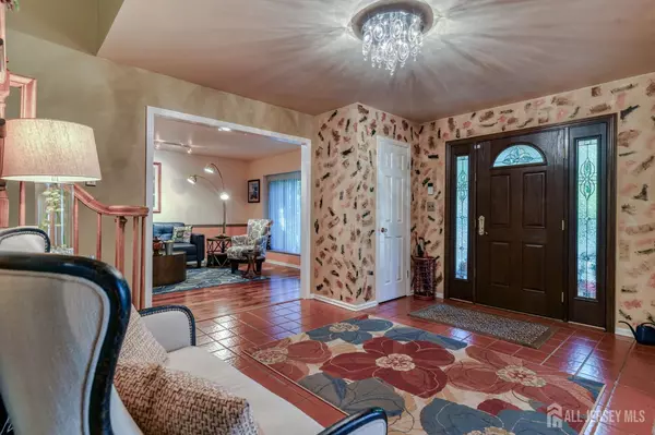 North Brunswick, NJ 08902,1107 Aaron RD