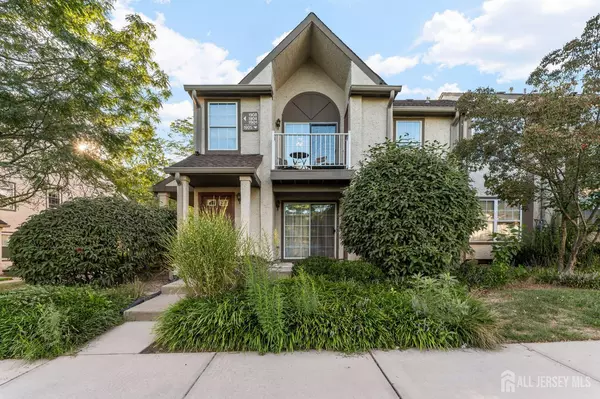 1905 Commons At Kingswood DR, East Brunswick, NJ 08816