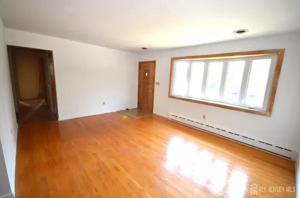 North Brunswick, NJ 08902,1067 Grove ST