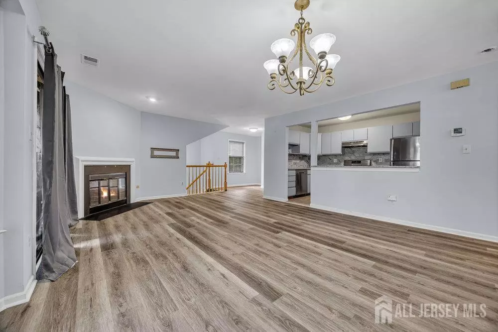 Edison, NJ 08817,604 Woodhaven DR