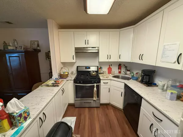 North Brunswick, NJ 08902,149 Pennsylvania WAY