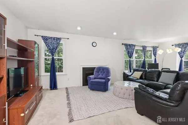 Edison, NJ 08820,3606 Springbrook DR