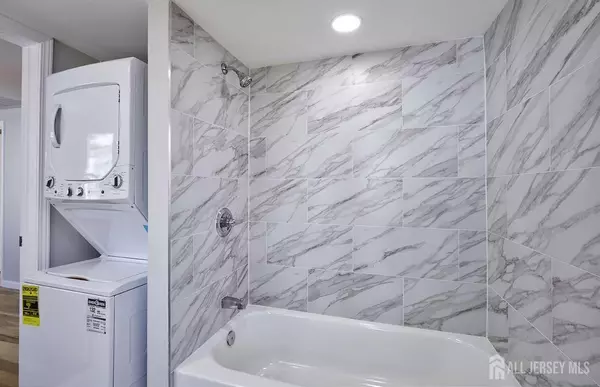 Old Bridge, NJ 08879,269 Garfield AVE