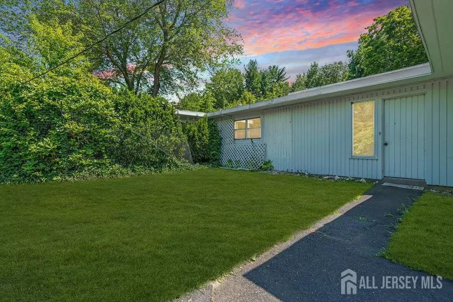 21 Homestead LN, Roosevelt, NJ 08555