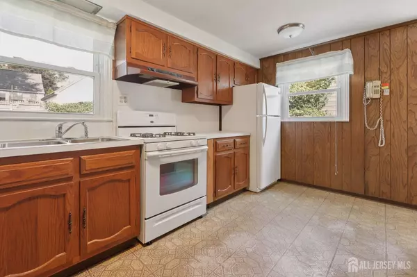 Iselin, NJ 08830,107 W 107 West Woodbridge Avenue AVE W