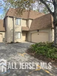 89 gate house LN, Edison, NJ 08820