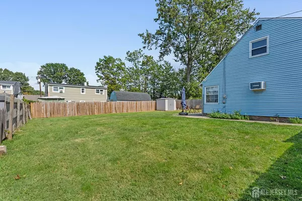 Iselin, NJ 08830,990 N Rebecca PL