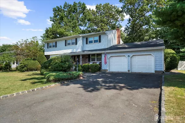 Sayreville, NJ 08859,16 Oakwood DR