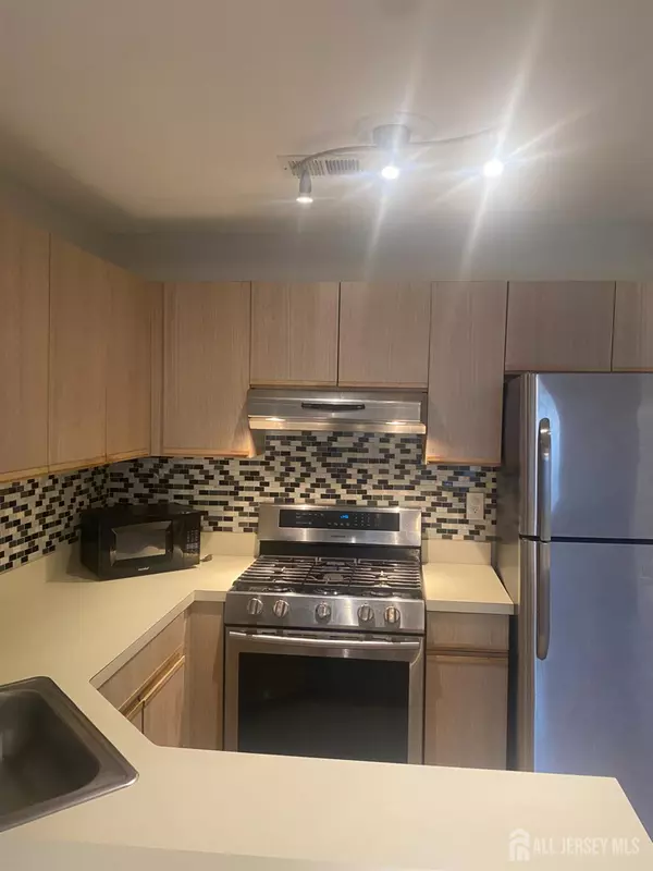 South Brunswick, NJ 08852,58 tanglewood CT