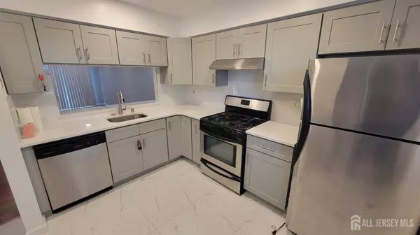 701 Woodbridge Commons WAY, Iselin, NJ 08830