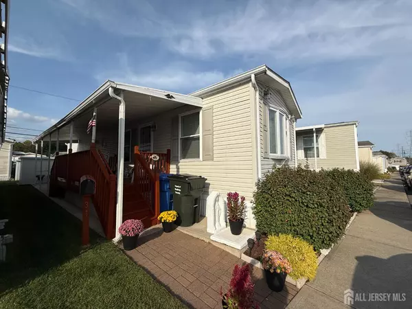 Avenel, NJ 07001,34 Helen AVE