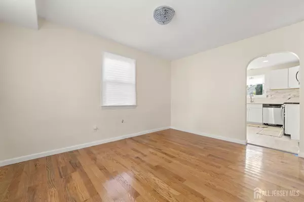 Perth Amboy, NJ 08861,744 Donald AVE