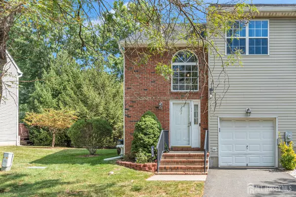 110 Petal LN, Ewing, NJ 08638